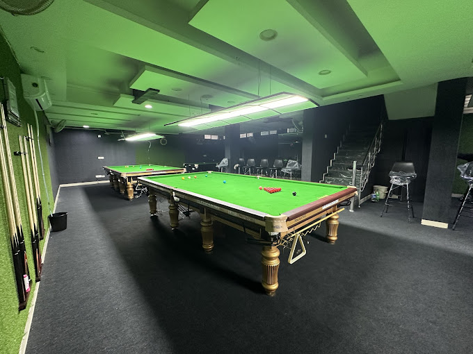 Avi’s Cue & Cafe Snooker Club