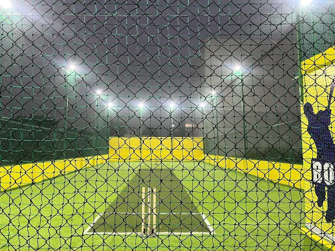 Thala Box Cricket